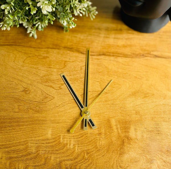 Clock Needles : Black and Gold